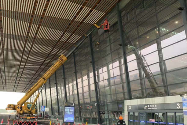 花都玻璃幕墙维护和保养